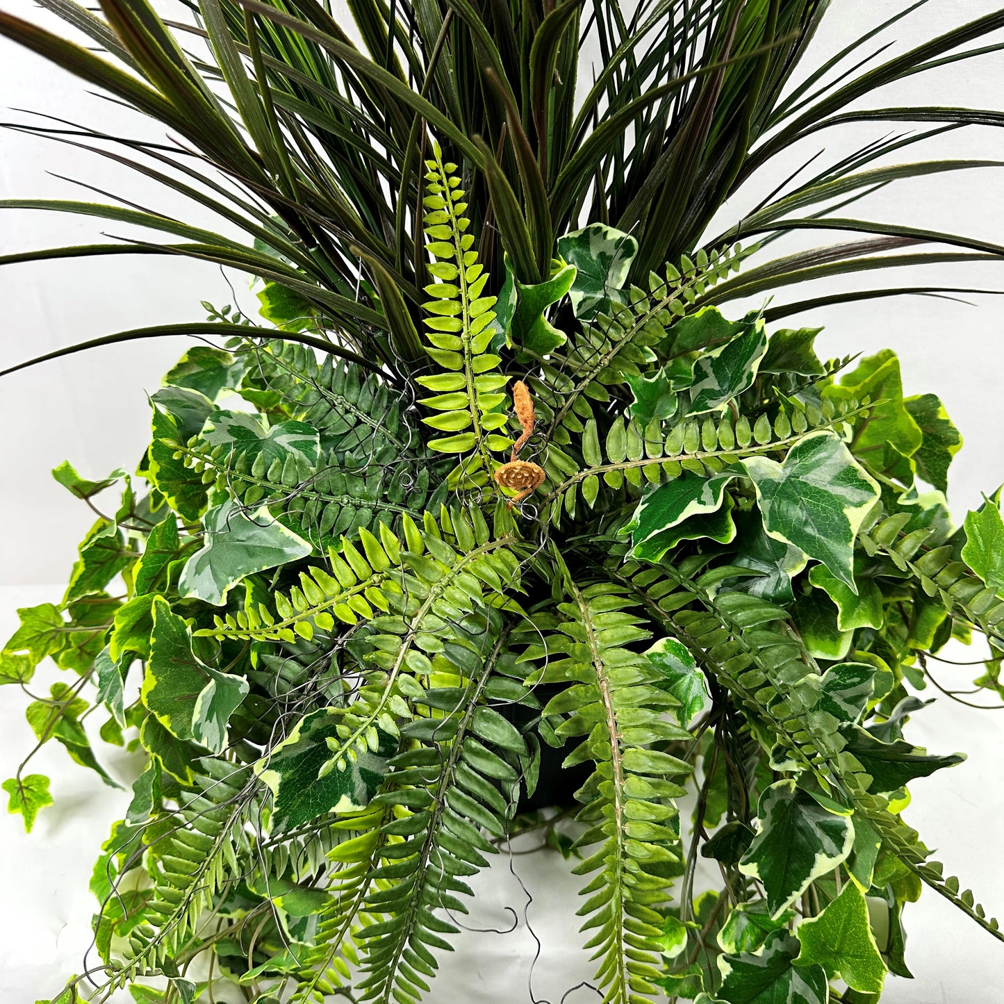 The Grand Ivy Arrangement
