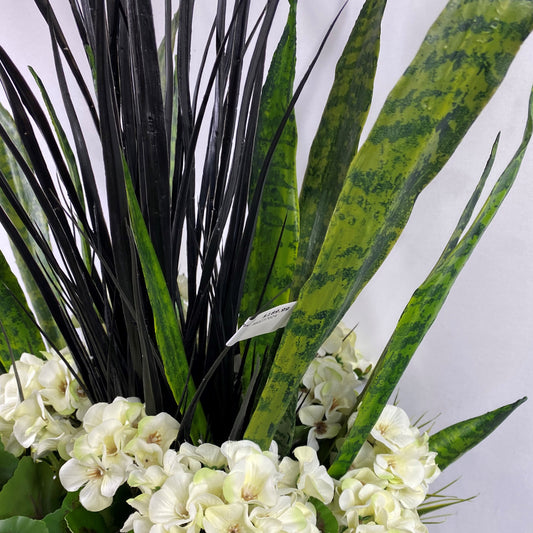 Whimsical White Tower Garden insert (Pick up Only)