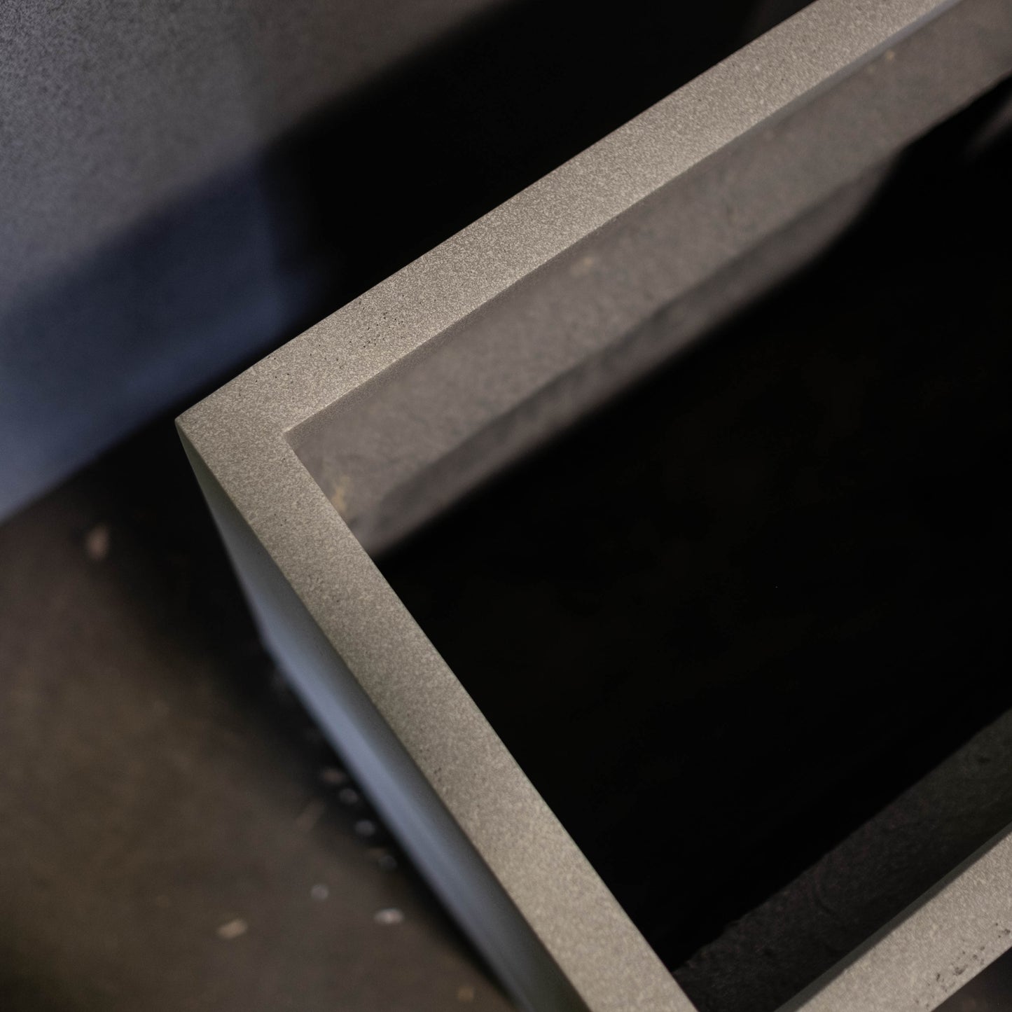 Dividum Fiberglass Planter