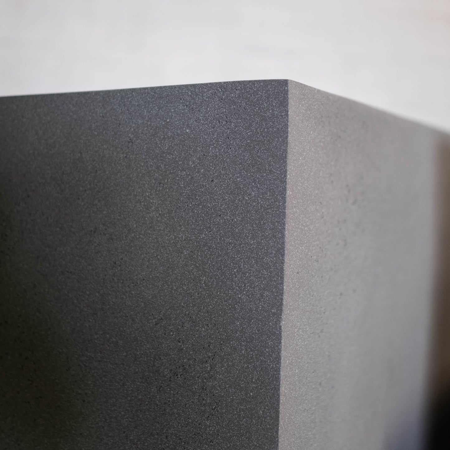 Dividum Fiberglass Planter