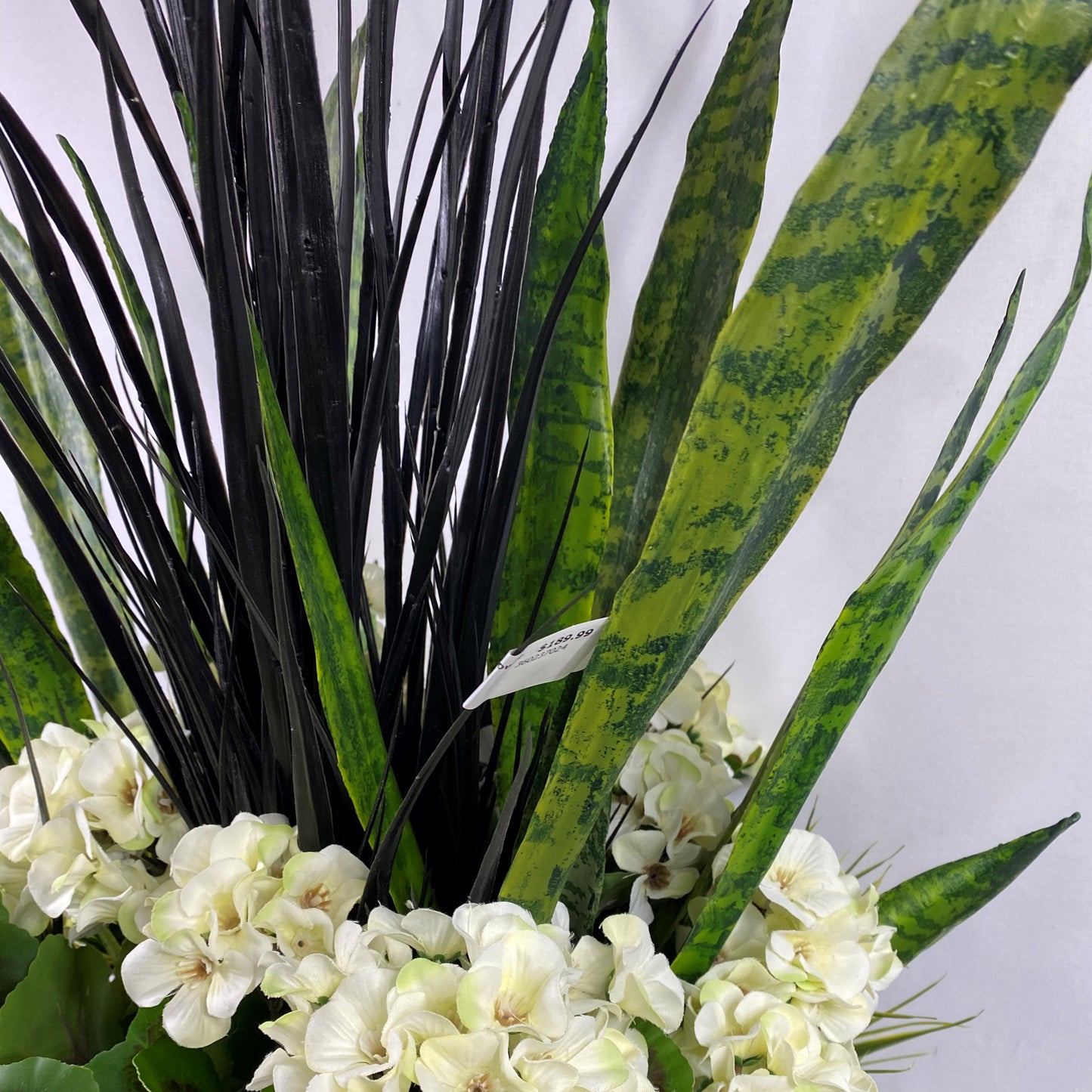 Whimsical White Tower Garden insert (Pick up Only)