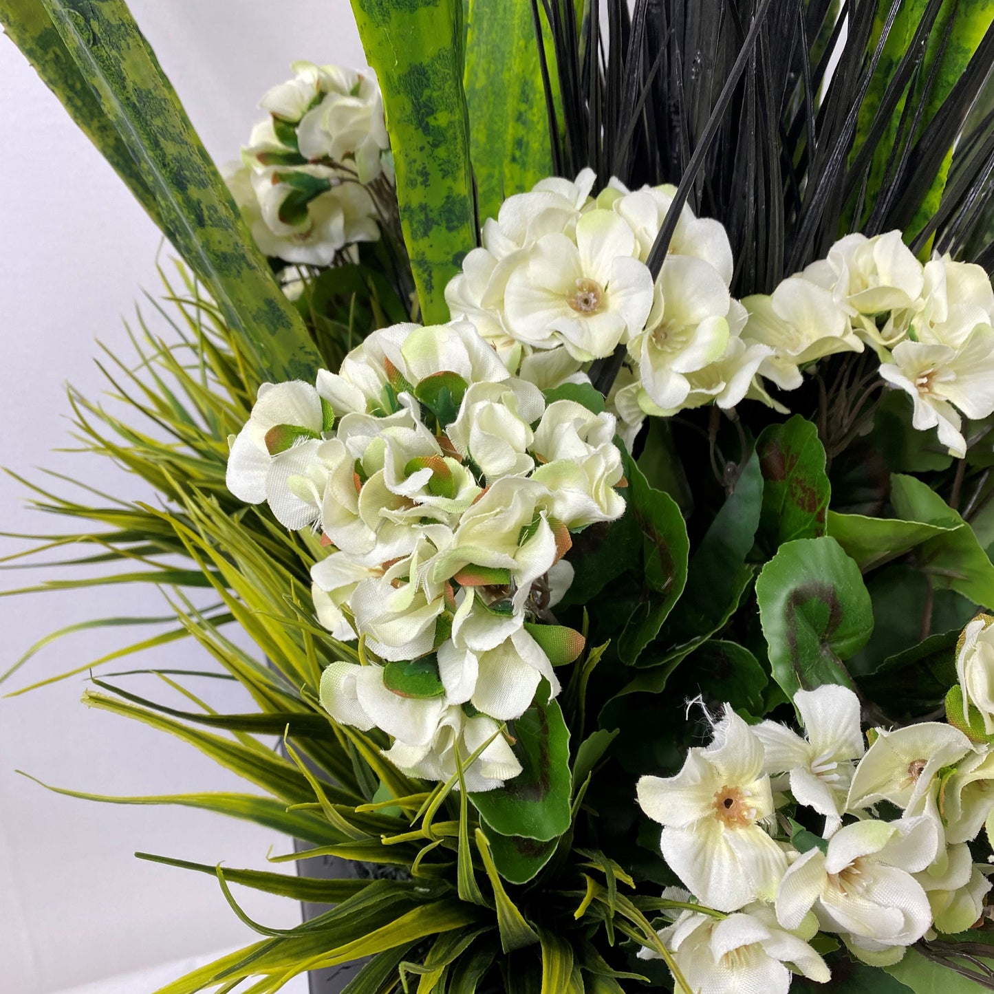 Whimsical White Tower Garden insert (Pick up Only)